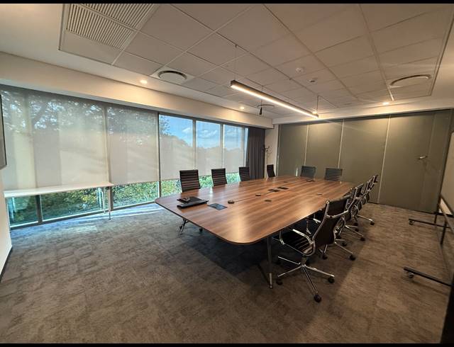 1,593M² OFFICE TO LET IN HOUGHTON ESTATE